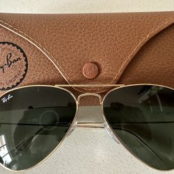 Ray-Ban Large Aviator Sunglasses 