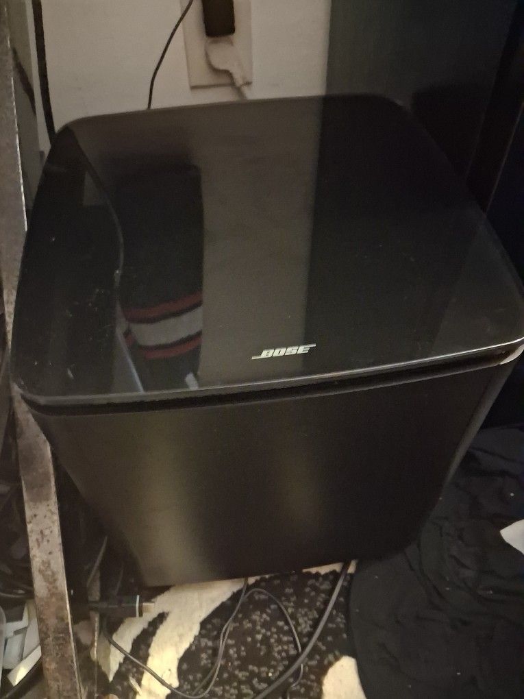 Bose High End Sub Home Theatre