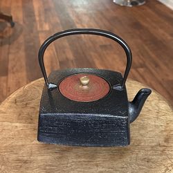 Japanese Tetsubin Cast Iron Tea Pot