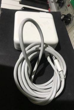 Apple USB-C 61 watt power adapter