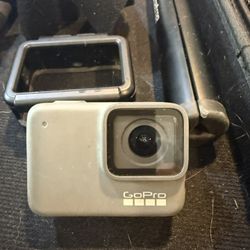 GoPro 7 Silver With Accessories 