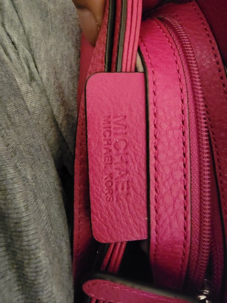 Pink Michael Kors Brand New Designer Crossbody Authentic Luxurious Sleek  Leather for Sale in Glendale, AZ - OfferUp