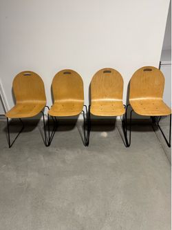 Set of 4 chairs
