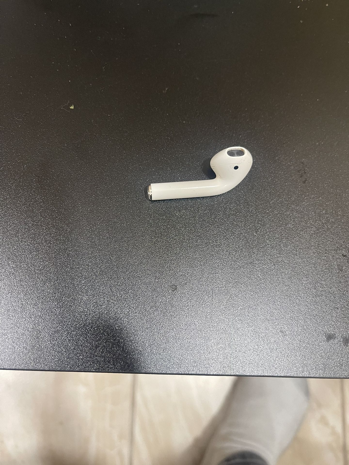 Left Side Airpod Replacement 