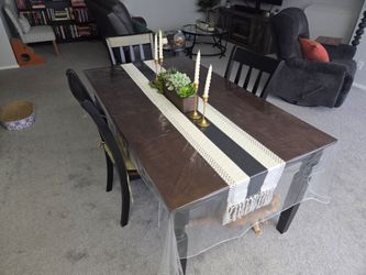Dinning table with 4 chairs