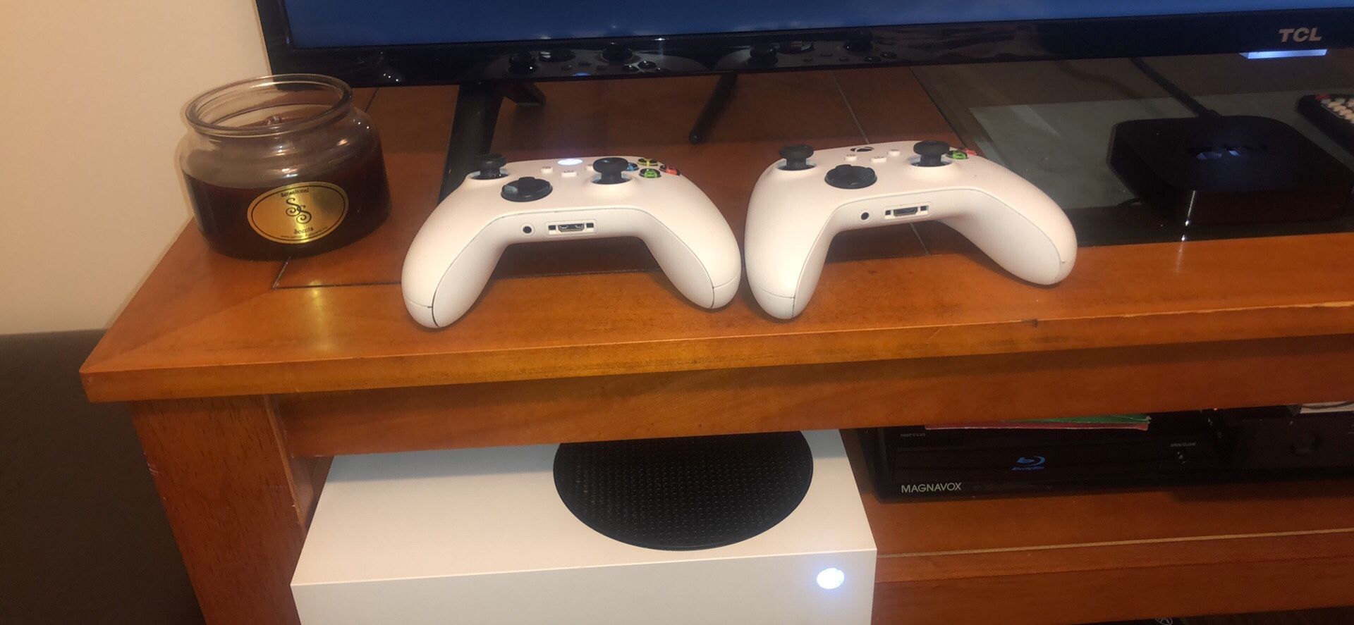 Xbox Series S (2 Controllers)