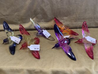 6 plastic hummingbird ornaments