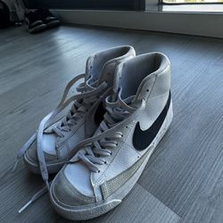 Nike Blazers Women Size 7