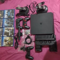 Like New Lightly Used Ps4 With Lots Of Extras