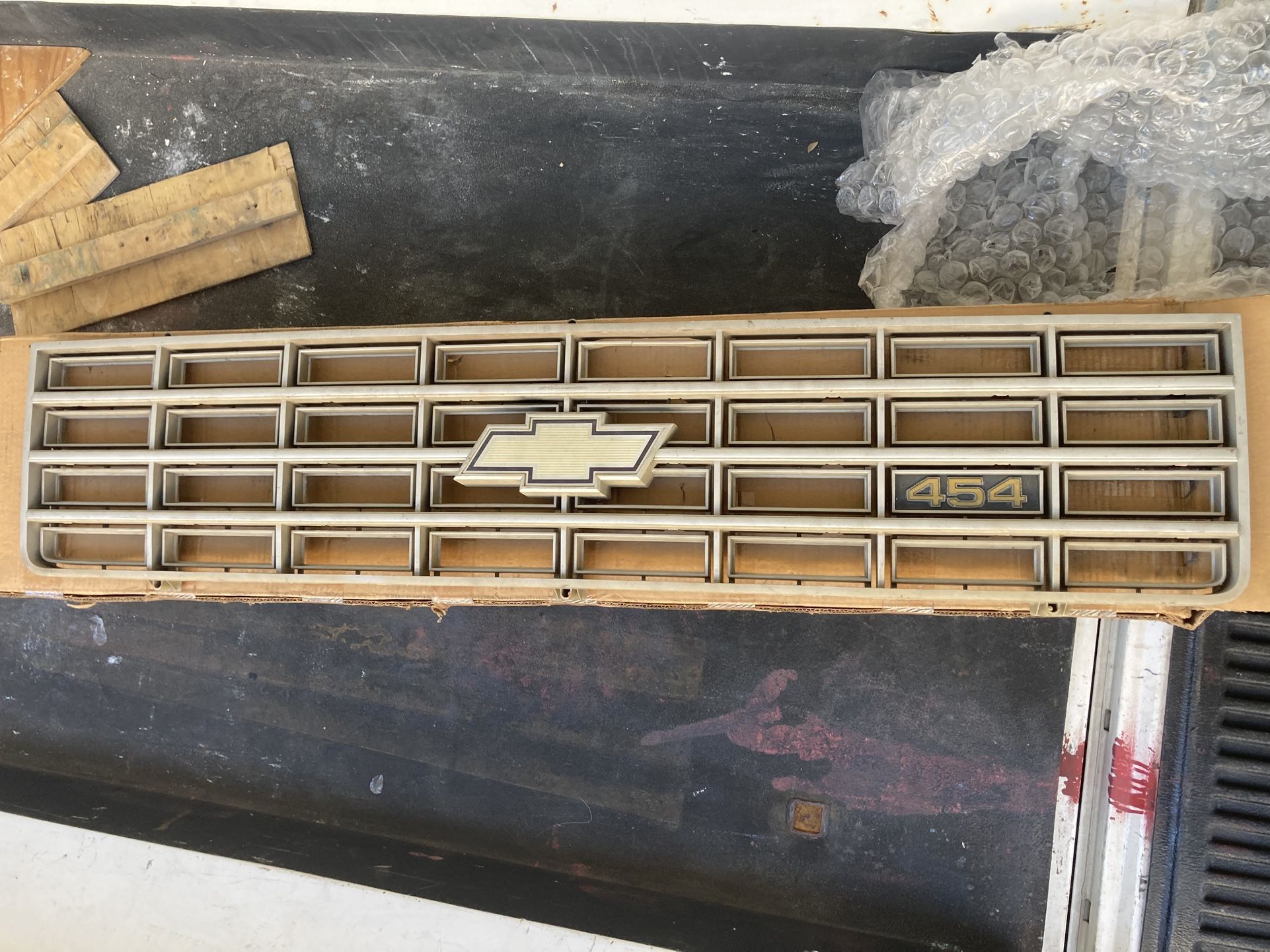 1975 Chevy Truck C20 C10 GM Grill Used