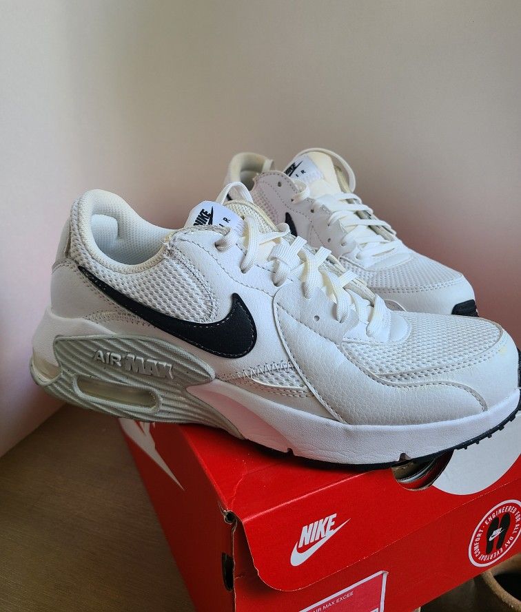 Nike Air Max Excee Womens Sneakers
Shop all Nike