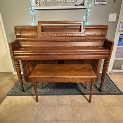 FREE upright piano (message only telling me when you will pick up!)