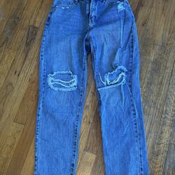 Ashlee blue denim jeans with distressed details size 4