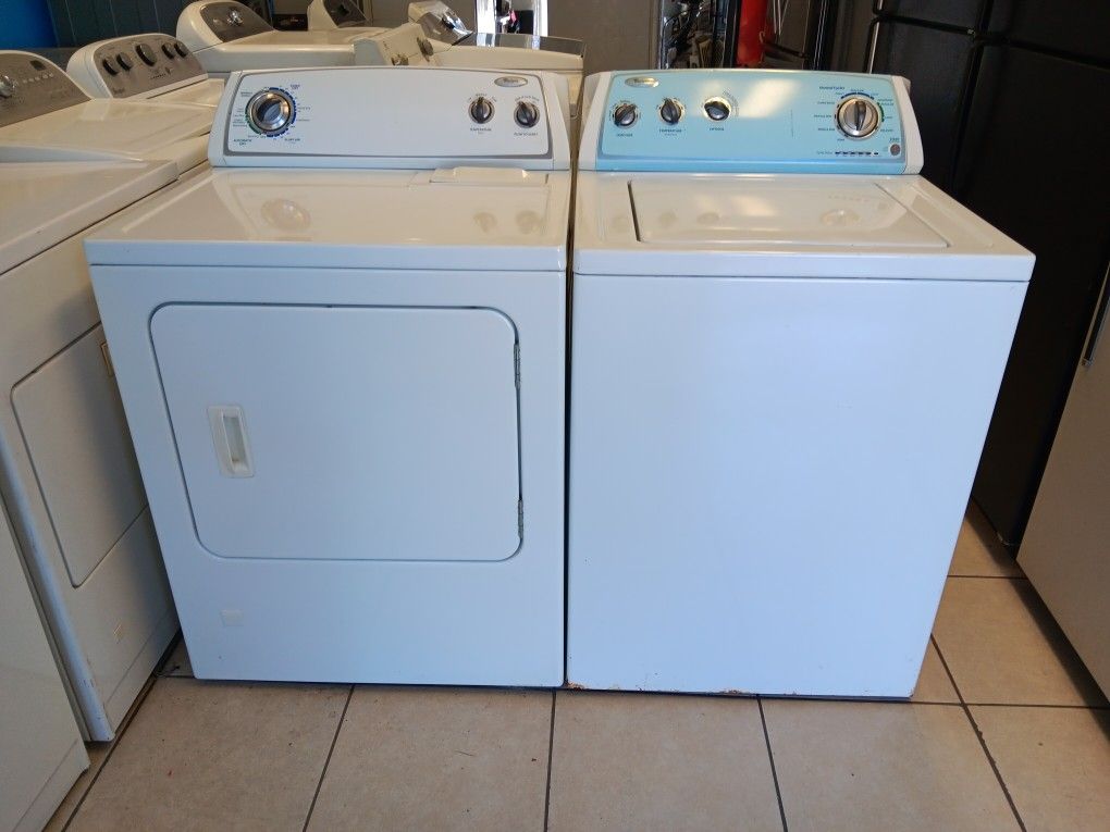 Whirlpool Washer And Gas Dryer Set