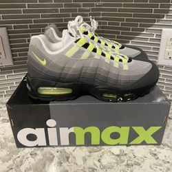 Nike Air Max 95 OG Neon 2026 Men Size 9.5