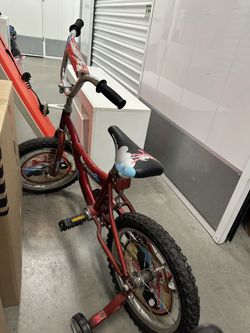 2 Boys Bicycles With Training Wheels 