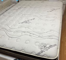 Queen size serenity pillow top mattress