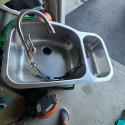 Double sink and faucet