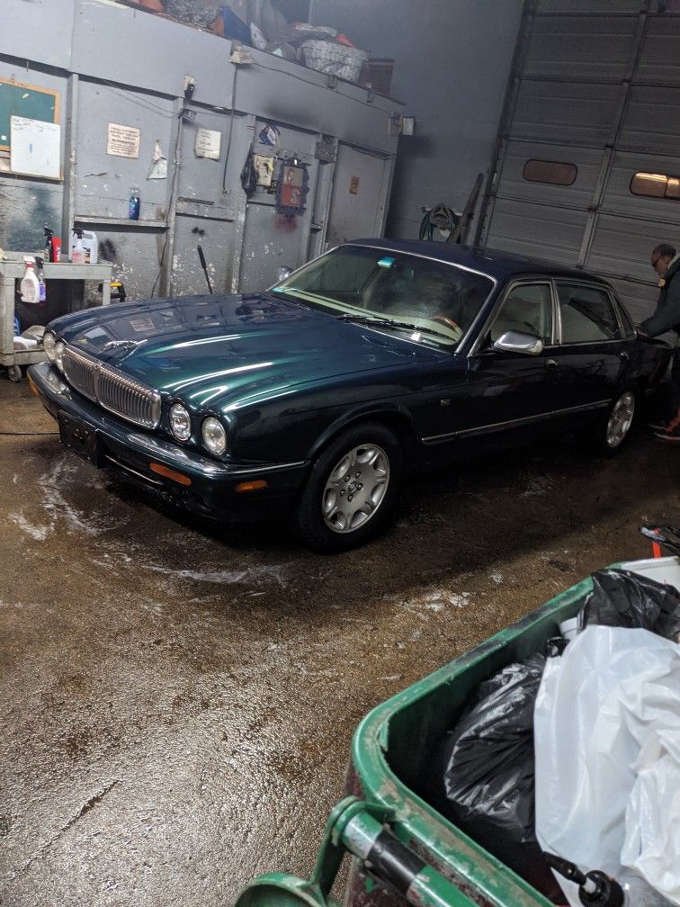 2001 Jaguar XJ8