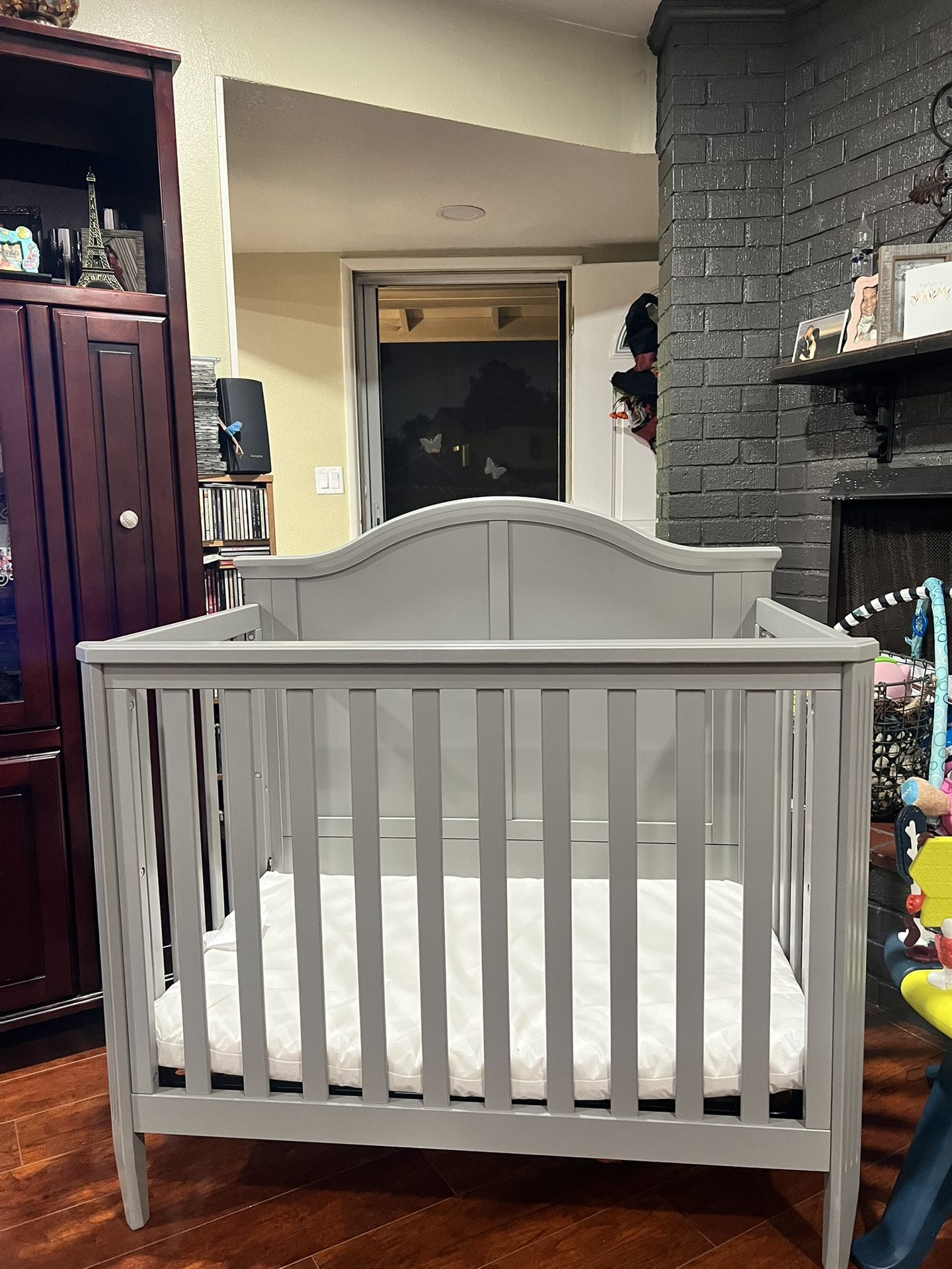 Delta Convertible Crib