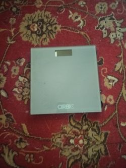 Talking Digital Bathroom Scale – Works Great, Easy to Read Out