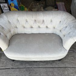 Offwhite Couches 