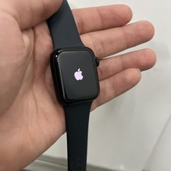 Apple iWatch SE 2nd Gen 40MM  
