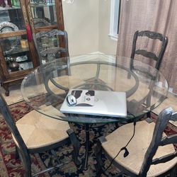 Glass Dining Table And Chairs 200$ 
