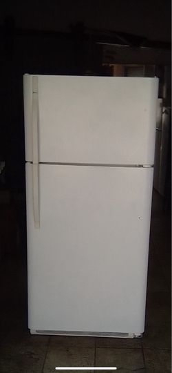 Kenmore 30” Top Freezer-Bottom Refrigerator