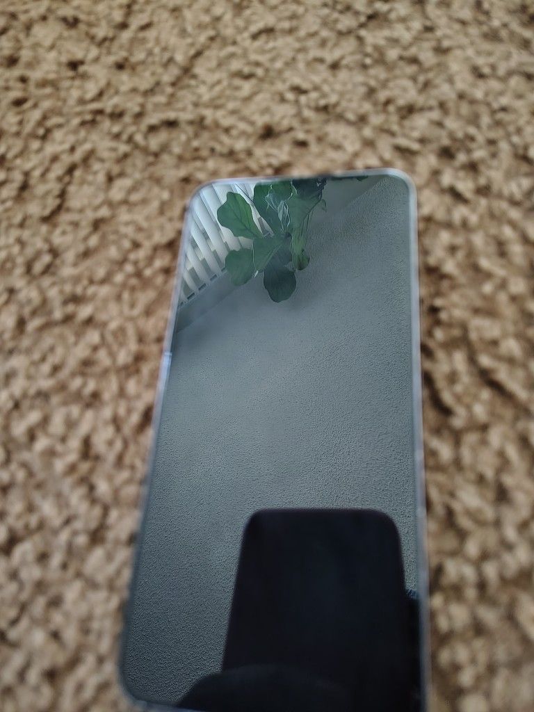 Galaxy S22 With Faulty Battery And Supercharger