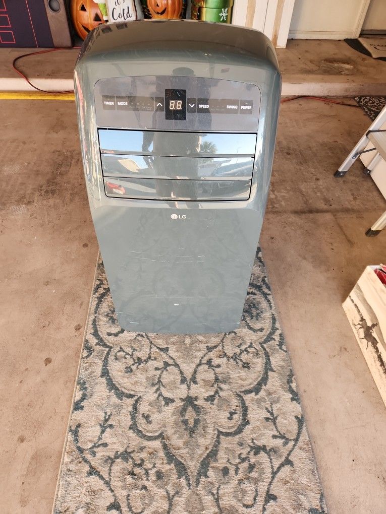 LG portable AC unit 5,500 BTU 200sqft coverage