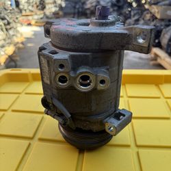 2001 GMC Yukon 5.3 A/C Compressor part