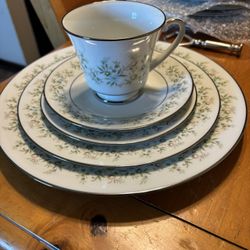 28 Pc Set Of 5 Noritake Savannah 2031 China W/2 Oval Serving Bowls, One Oval Serving Plate