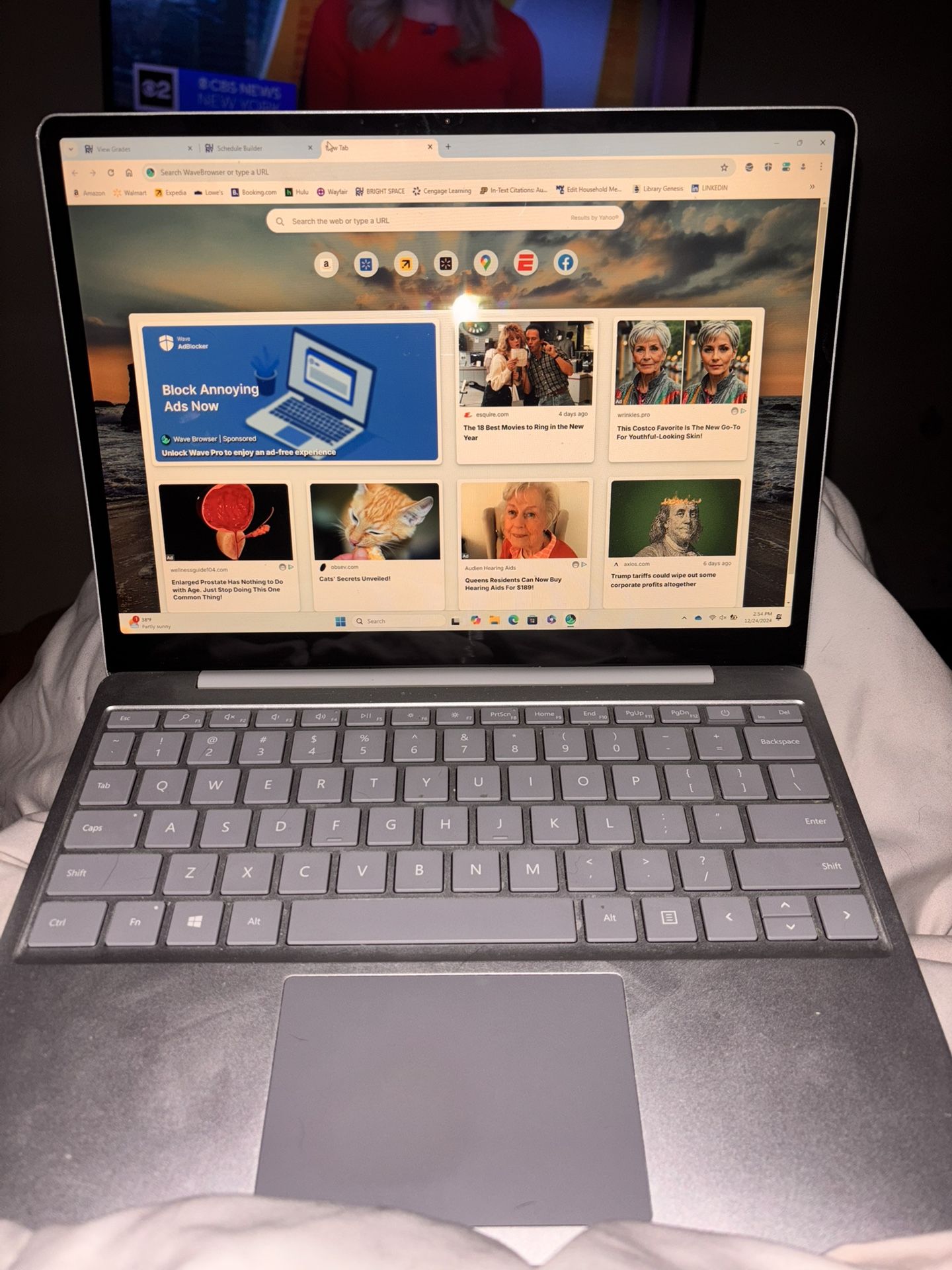 SURFACE LAPTOP GO