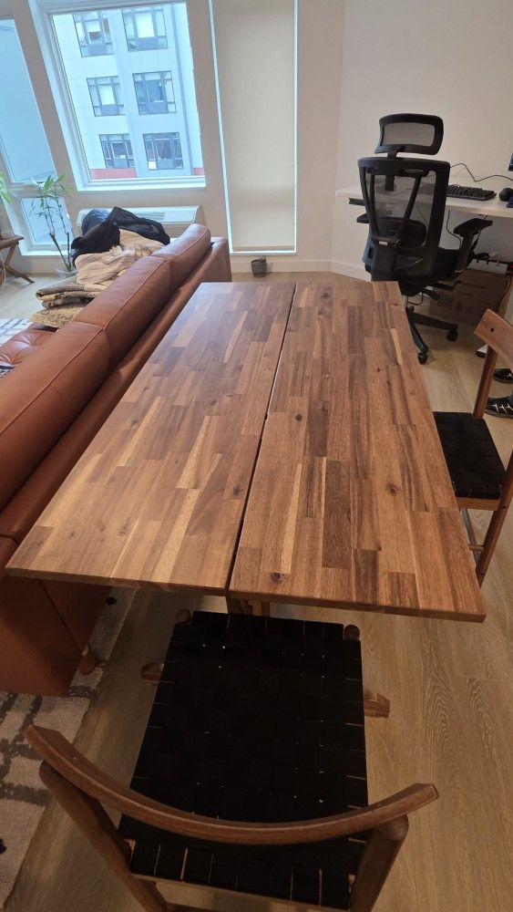 IKEA Nackanas Dining Table With 4 Chairs