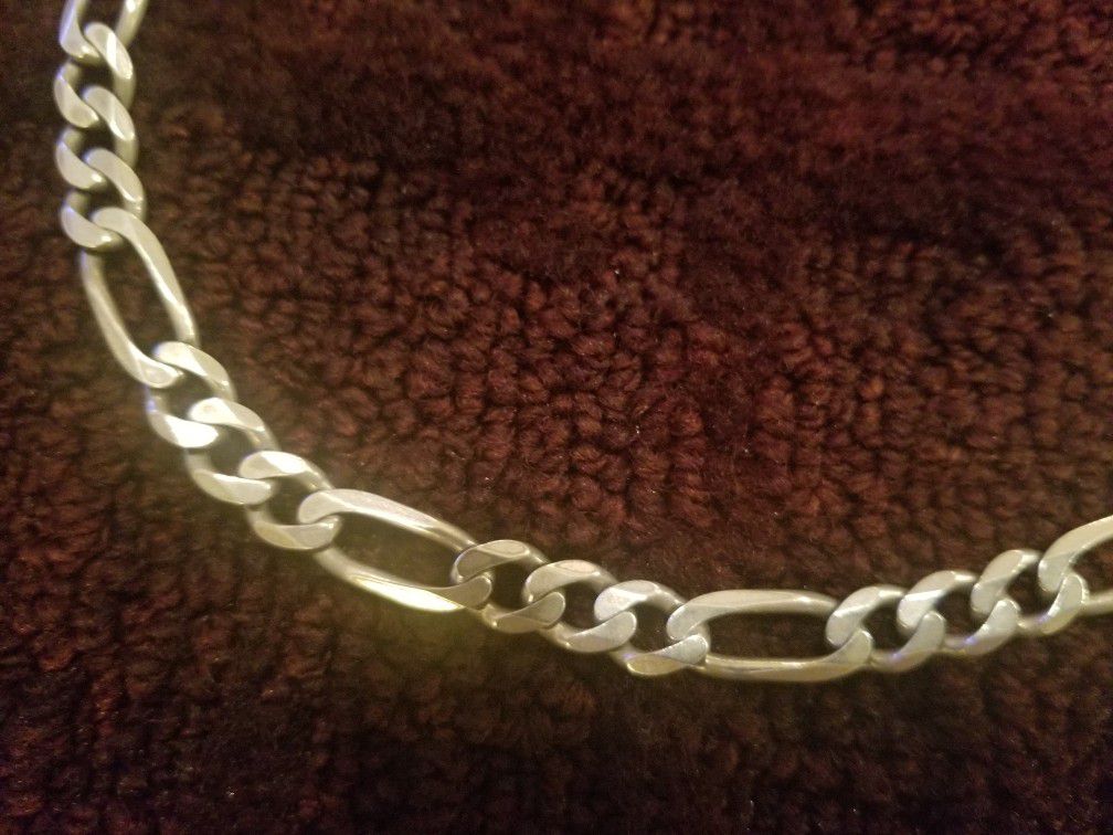 Silver necklace and silver bracelet