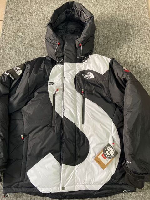 NORTHFACE SUPREME BLACK JACKET SIZE XL