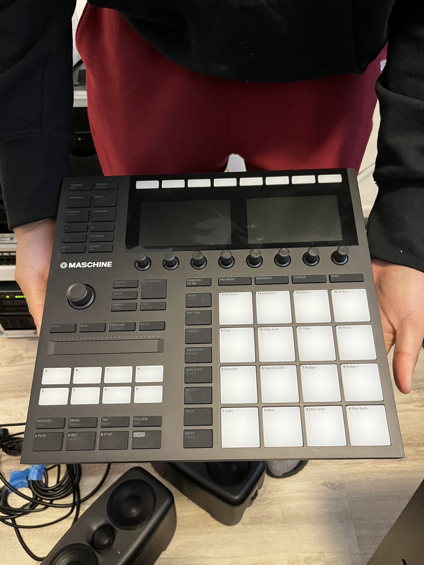 Native Instruments Maschine MK3 Audio MIDI Interface Sampler Drum Controller NI