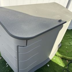 Rubbermaid container,if it’s posted it’s available. Only msg for pick up