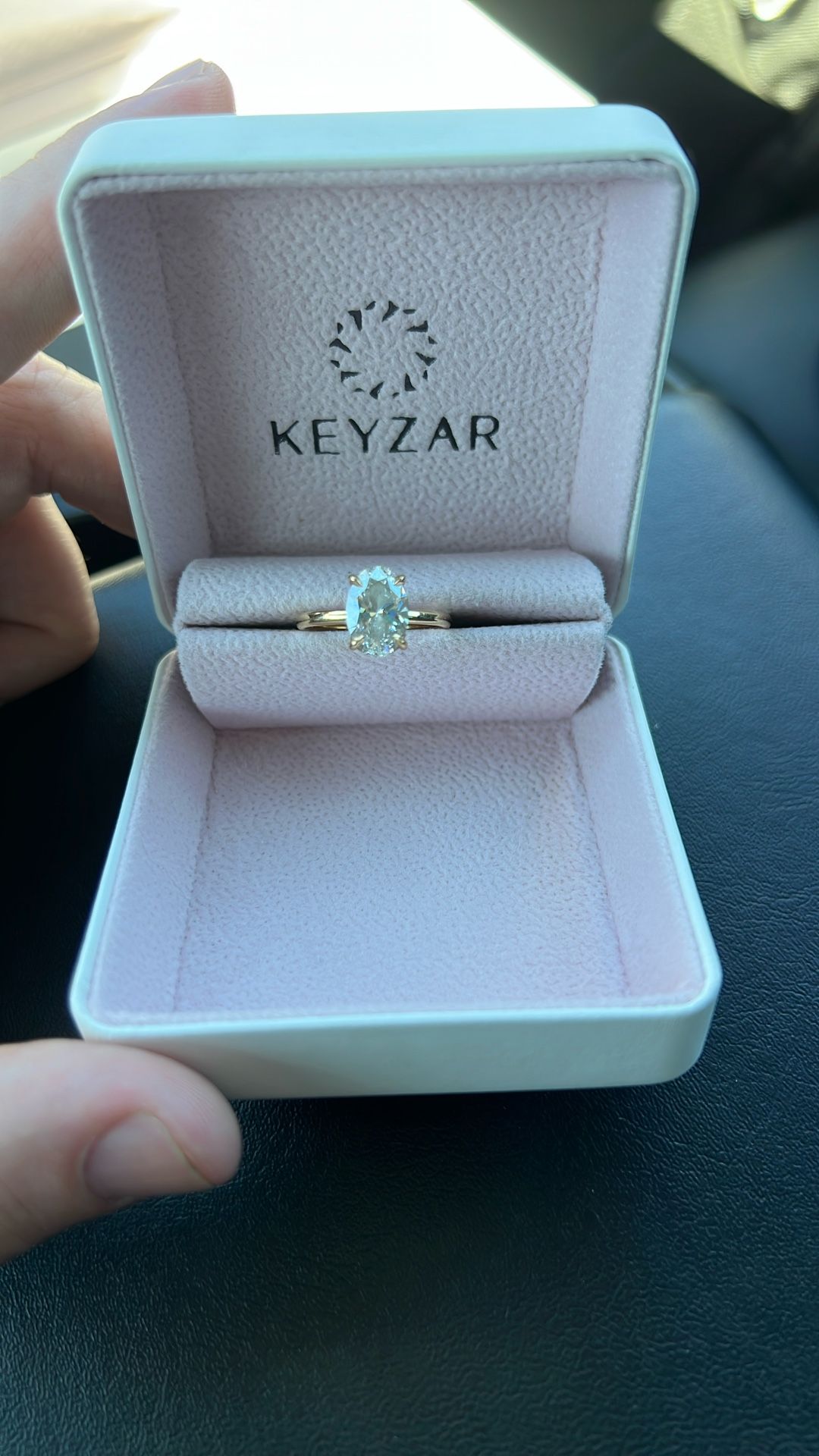 2.10ct Oval Brilliant – E/VS1 – IGI Certified Lab Diamond – 18K Gold