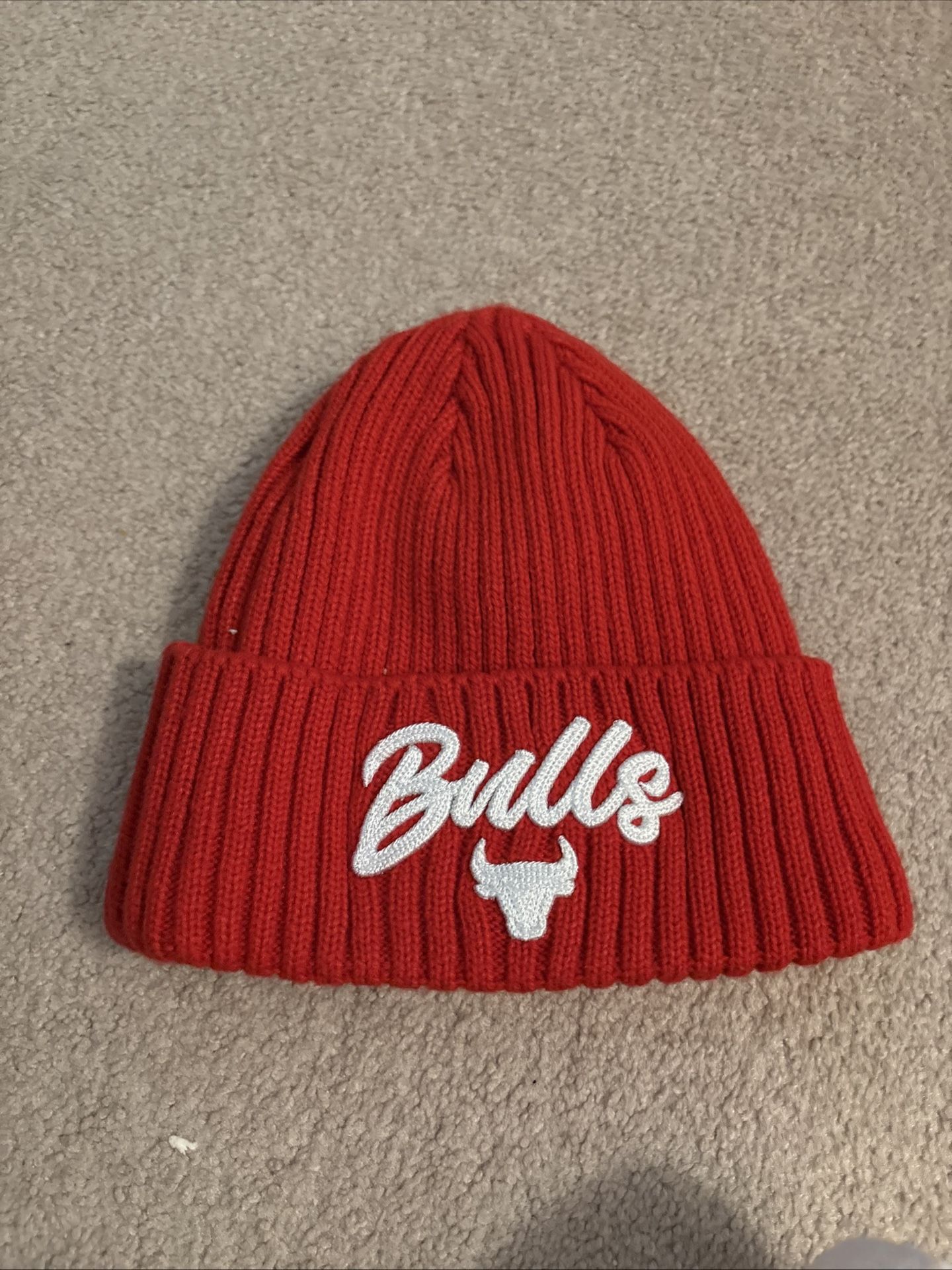 NWOT BULLS YOUTH HAT