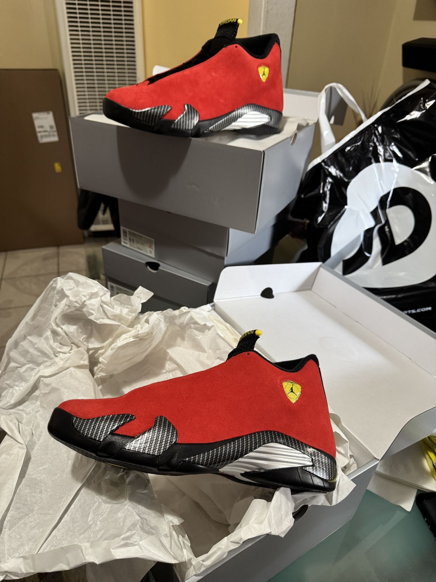 Jordan 14 Retro Ferrari DS