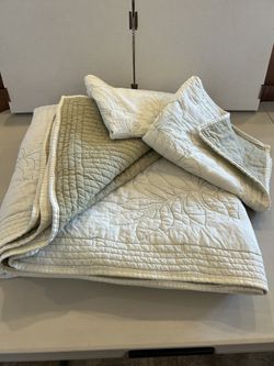 Vintage Queen Comforter