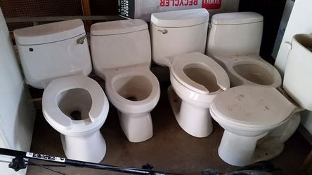 Toilets kohler and American standard... $30 each