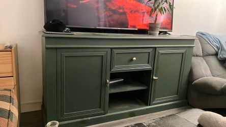 Entertainment/ Counter/ Cabinet