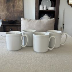 Williams Sonoma 4pc Porcelain Mugs 