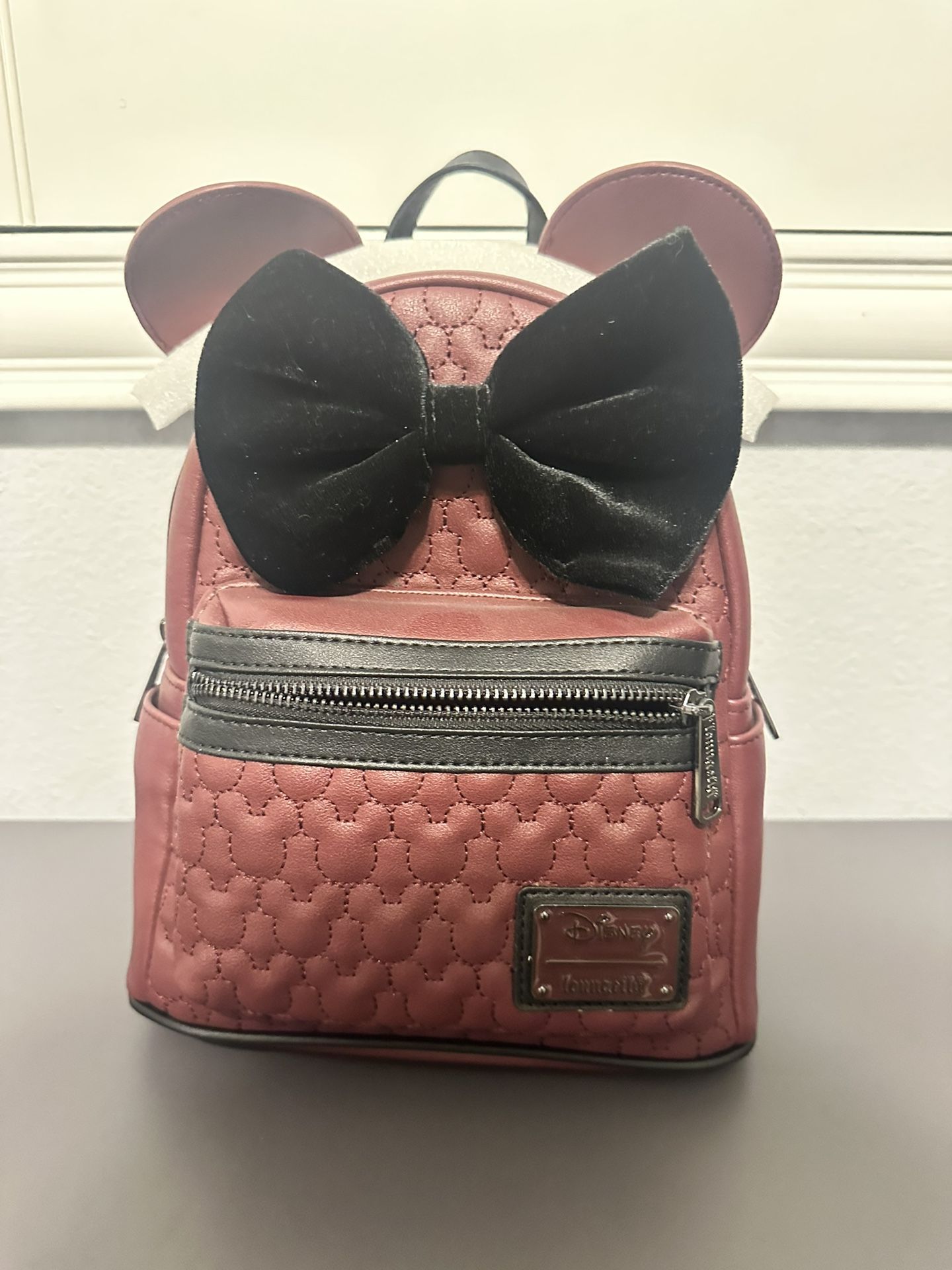 Loungefly Disney Minnie Mouse Maroon Quilted Mini Backpack  display picture 1