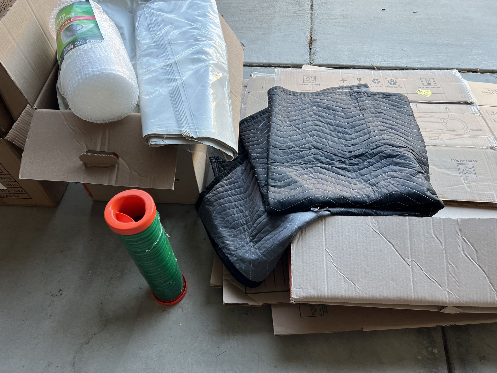 Moving Supplies & Boxes 📦