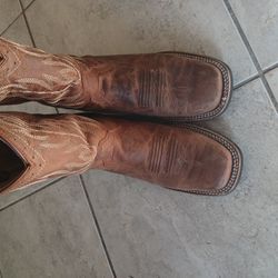 Size 6.5 Women's Boots... Like New!!!