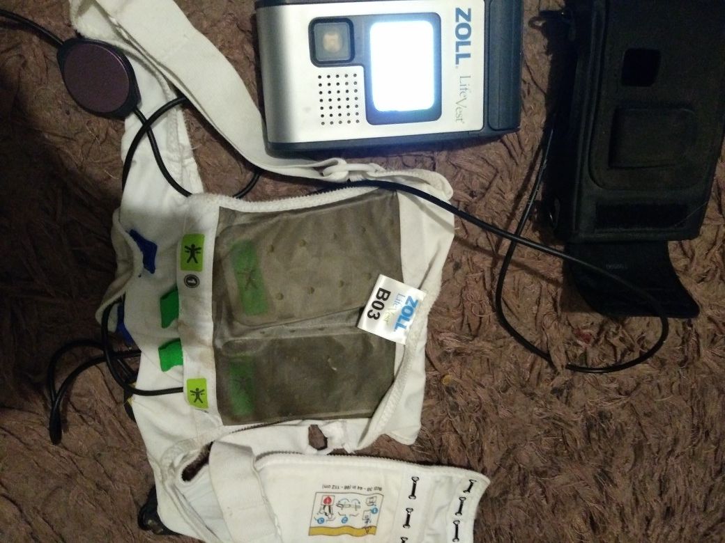 Zoll life vest. Wearable defibrillator for Sale in Bakersfield, CA
